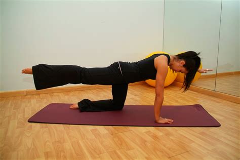 ways   yoga helps  slim  fit   fatweight loss