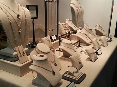 perfect craft show jewelry display ideas
