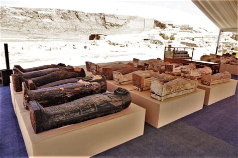 hundreds  egyptian sarcophagi uncovered   saqqara tombs