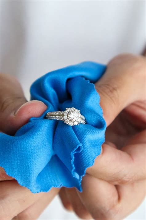 tips  clean  diamond ring