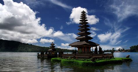 danau bedugul bali keindahan alam yang menyatu dengan kultur budaya ~ wisata indonesia dan dunia