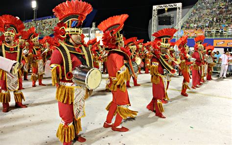 veja imagens  desfile das escolas de samba de manaus fotos em carnaval   amazonas