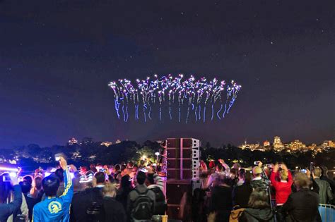 toronto    huge drone light show  weekend