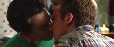 there s controversy over that gay teen kiss on the fosters