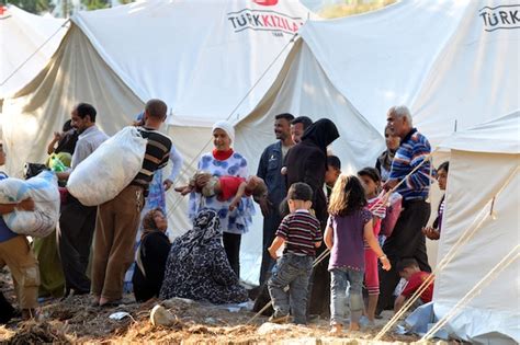 Thousands Of Syrian Refugees Enter Turkey To Escape Violence Ya Libnan