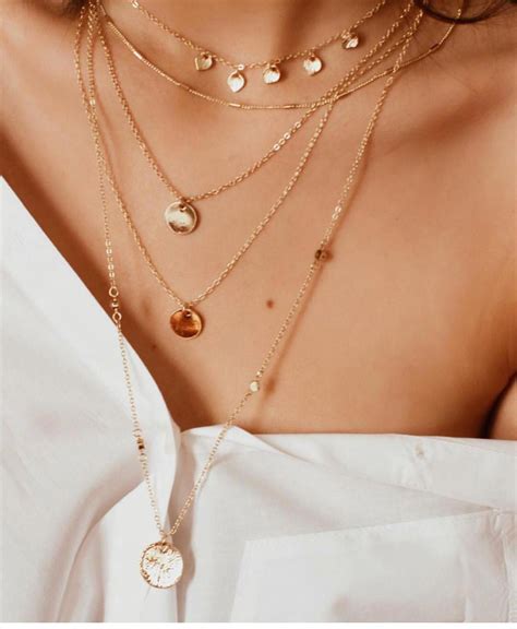 layerednecklace popular jewelry trends popular necklaces jewelry trends