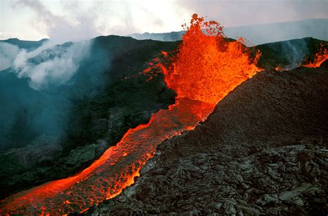 volcanoes  hawaii   close      york times