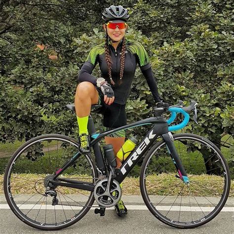 75 best cycling clothes images on pinterest cycling girls girls on bicycles and bicycle girl