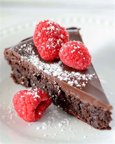 flourless chocolate cake lil luna