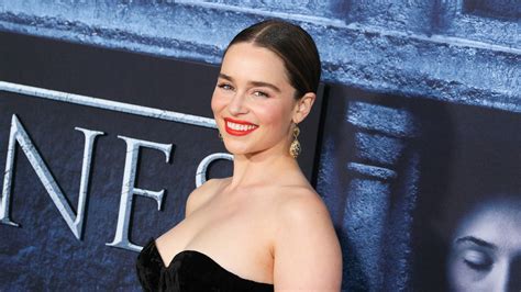 Emilia Clarke’s Game Of Thrones Season Six Premiere Hair Is Even More