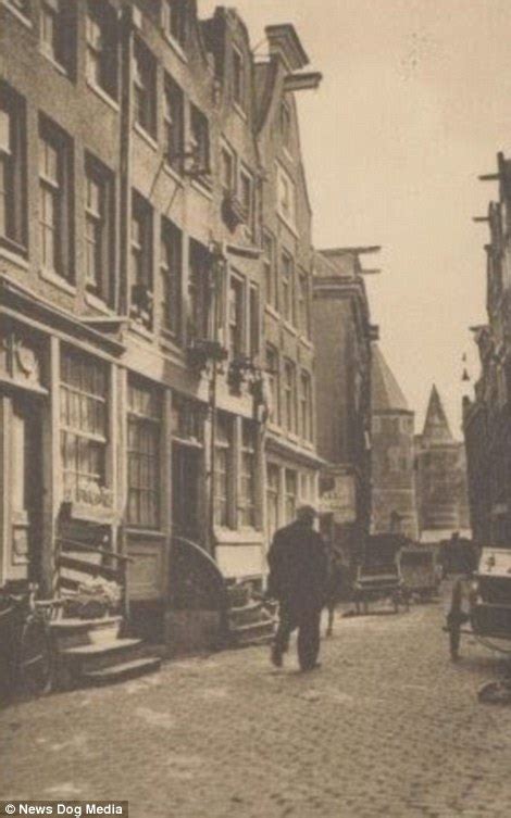 Amsterdam S Red Light District In Fascinating Photos From The 1900s