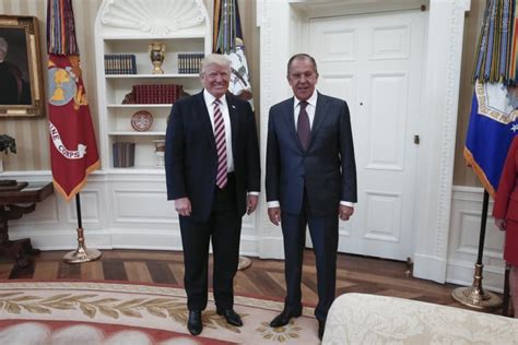russian photographer in oval office raises red flags us media locked