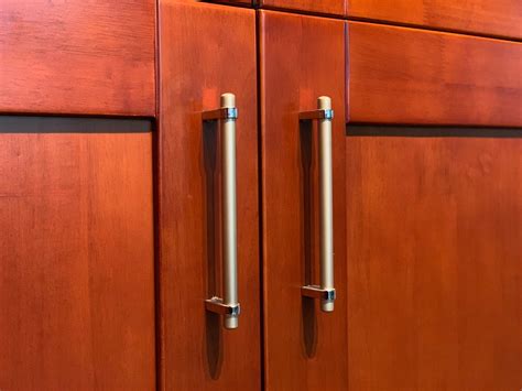 top  handles  shaker style cabinets   cabinets