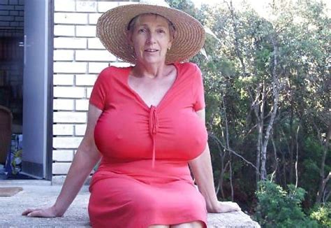 horny granny greta guugili and her huge succulent tits