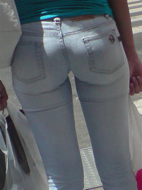 Skinny Jeans With Round Ass Divine Butts Voyeur Blog