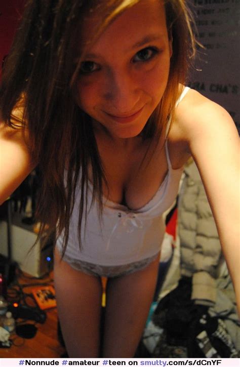 amateur teen selfshot selfpic selfie nn downblouse cleavage panties afpara