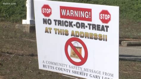 georgia sheriff s office placing no trick or treat signs