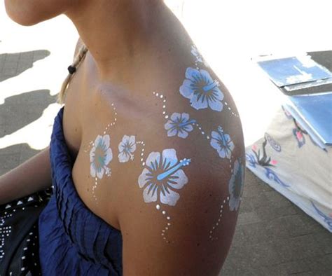 pin by lisa spradling on tatoo hibiscus tattoo weird tattoos flower tattoo shoulder
