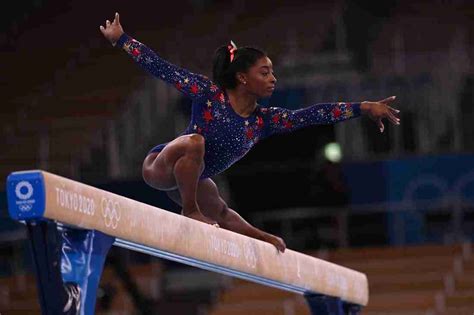 watch simone biles on balance beam in olympics [video]