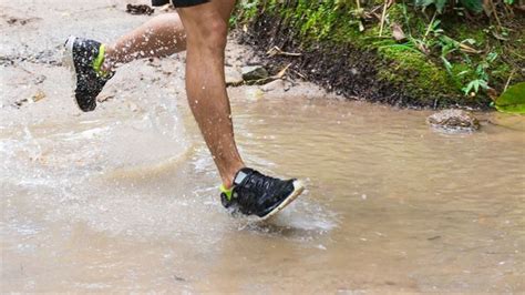 15 tips for running in the rain mpora