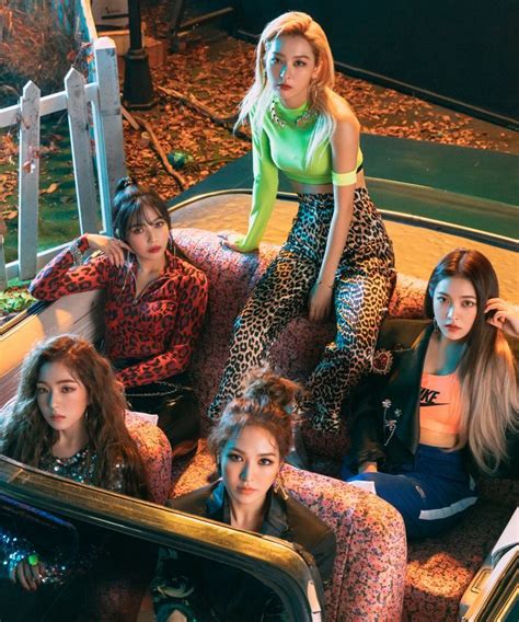 Pin By T W I G G Y On Red Velvet Red Velvet Photoshoot
