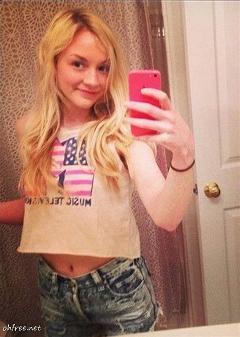 american actress singer and songwriter emily kinney nude photos leaked