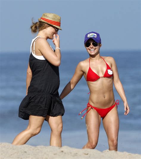 hayden panettiere in red hello kitty bikini on beach in malibu 45 hq pics 43 gotceleb
