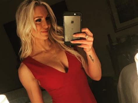 fappening 2 0 wwe diva charlotte flair nude images leaked by hackers techworm