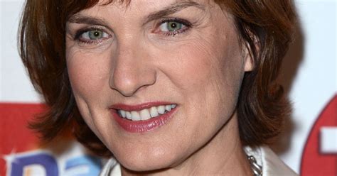 fiona bruce reveals she likes a cocktail before reading the bbc news