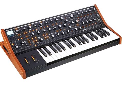 moog subsequent  analog synthesizer