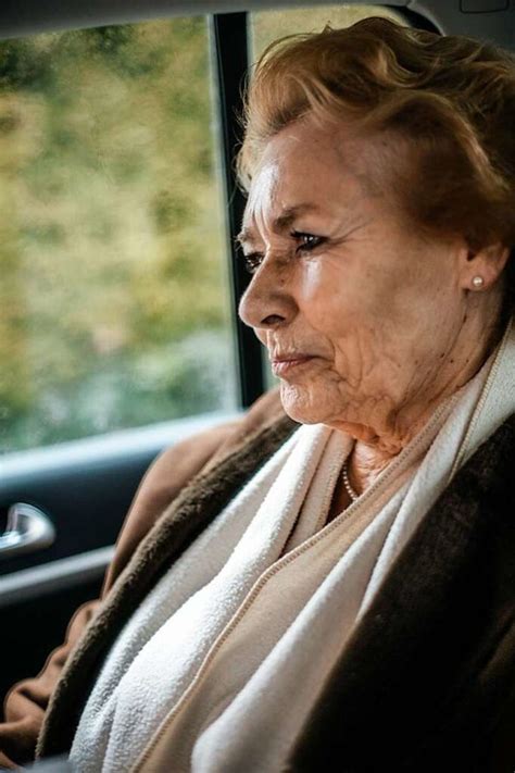 Wenn Die Rente Nur Fürs Allernötigste Reicht Meine Oma Geht Mit 75