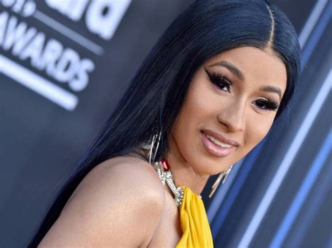 Cardi B Responds To Viral Photo With Almost Nude Anatomy