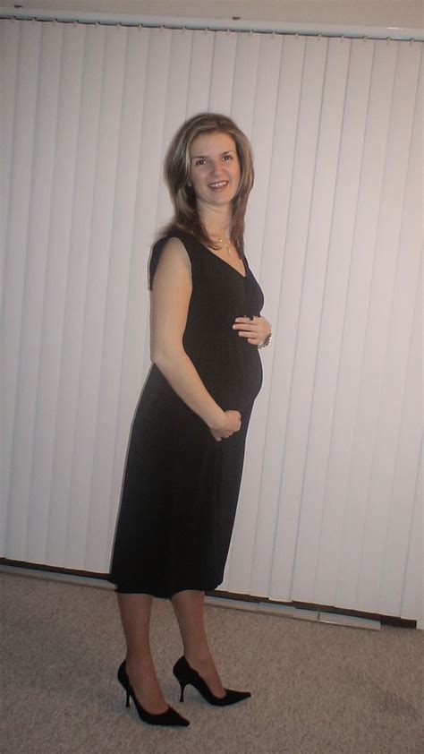 Pregnant In Pantyhose Early Pregnancy Dressed Up