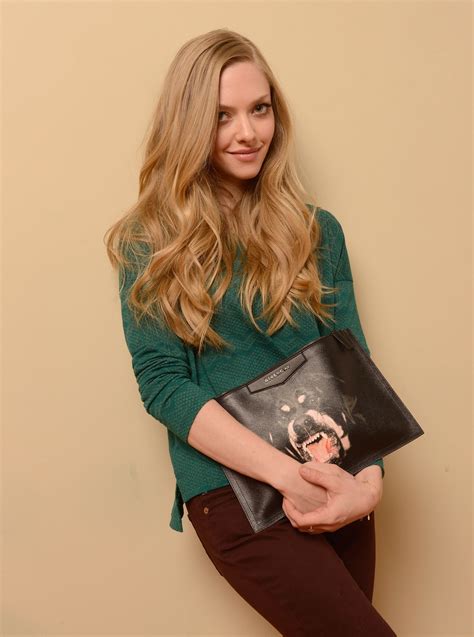 such a beautiful blonde hair color and those waves amanda seyfried amanda seyfried hair amanda