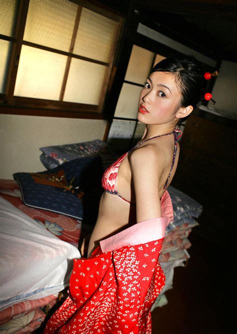 Kontes Seo Masuki Ako Sexy Bikini Photos In