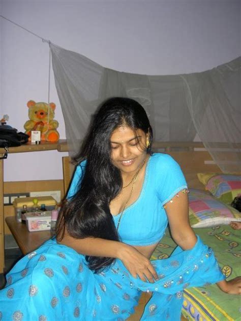 Hottest Aunty Tamil Bhabhi Saree Drop