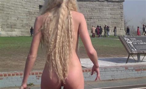 this is how disney edited out daryl hannah s ass in splash