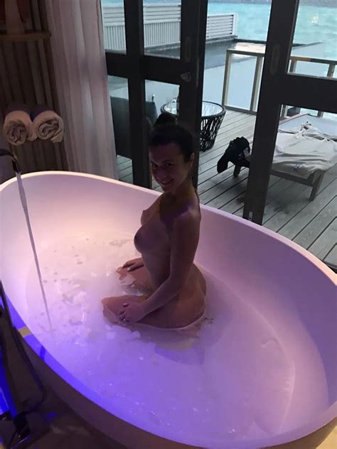 kelly hall leaked nudes — model showed her big tits scandal planet
