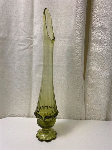 Lot 85 S Vintage Mcm Olive Green Swung Stretch Vase