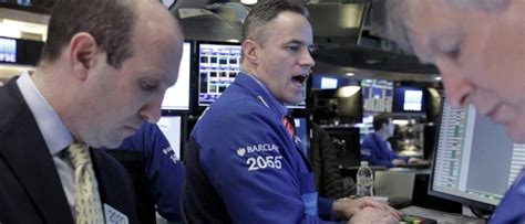 dow jones industrial average climbs today as oil prices