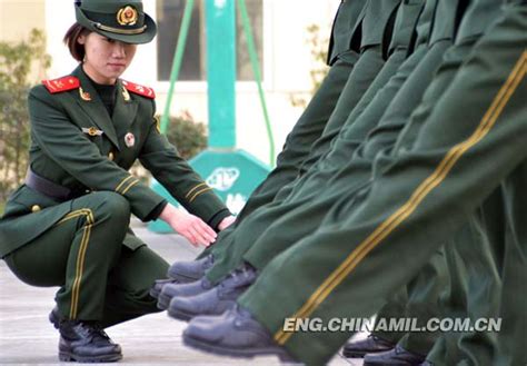 militaire training voor de vrouwtjes in china chinablog nl