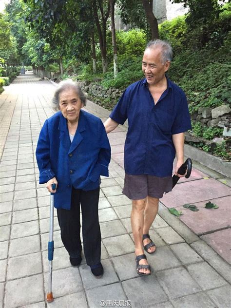 son accompanies 87 year old mother on a 12 775km walk home in 5 yrs