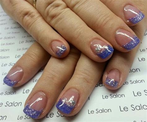 violets manicure nails beauty
