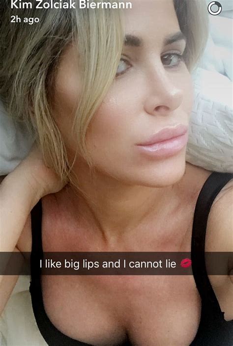 Kim Zolciak Pouts For Snapchat Selfie To Show Off Her