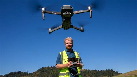 lcc drone instructor helped fight  holiday farm fire