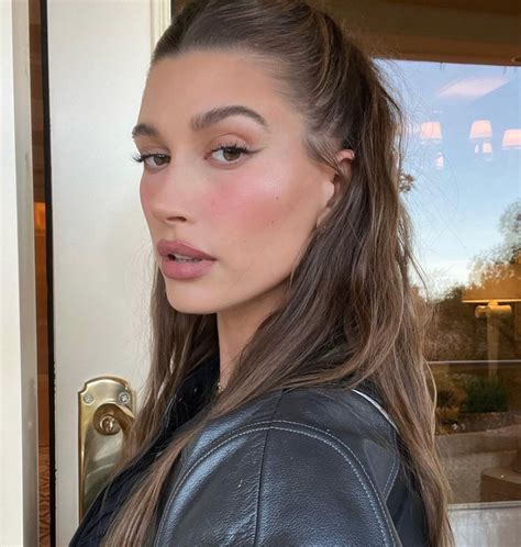 the hailey bieber approved makeup hack that s taking over tiktok stellar