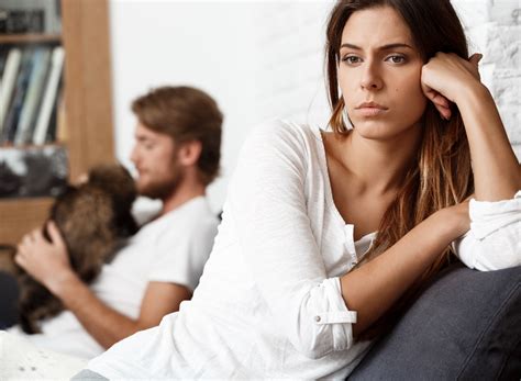6 telltale signs you re dating a narcissist expert reveals — eat this