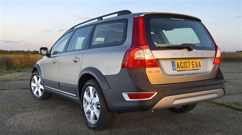 volvo xc estate review   parkers
