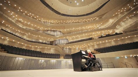 die elbphilharmonie orgel geburt einer majestaet aussenborder