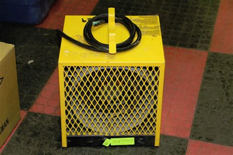 watt  volt commercial heater  plug